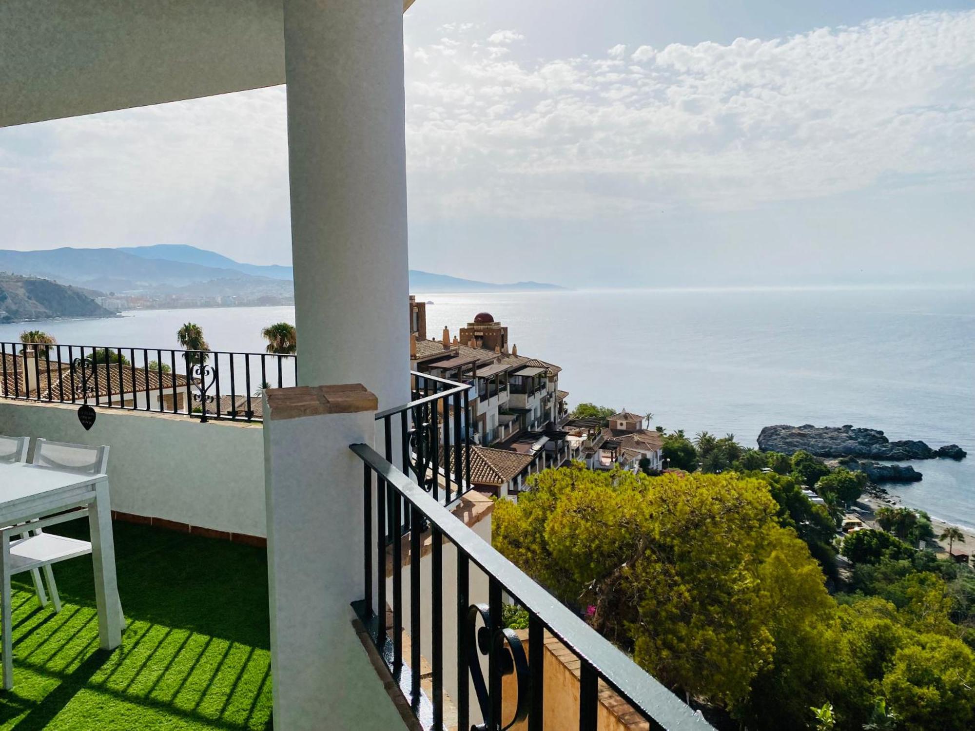 Jardines De Adnania En Marina Del Este Con Vista Al Mar Ada La Herradura  Kültér fotó